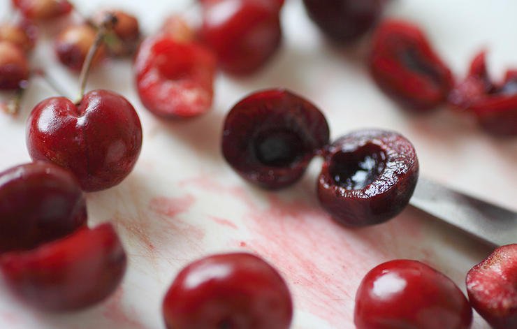 Pitting cherries