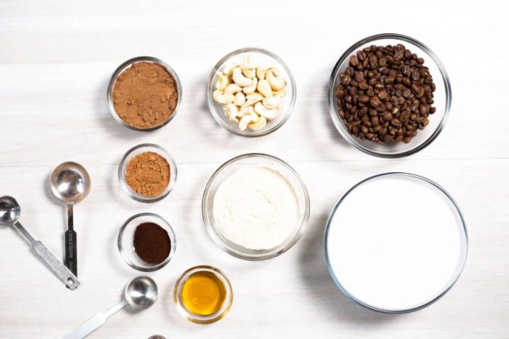 Bone broth protein mocha fudge smoothie ingredients - Dr. Axe