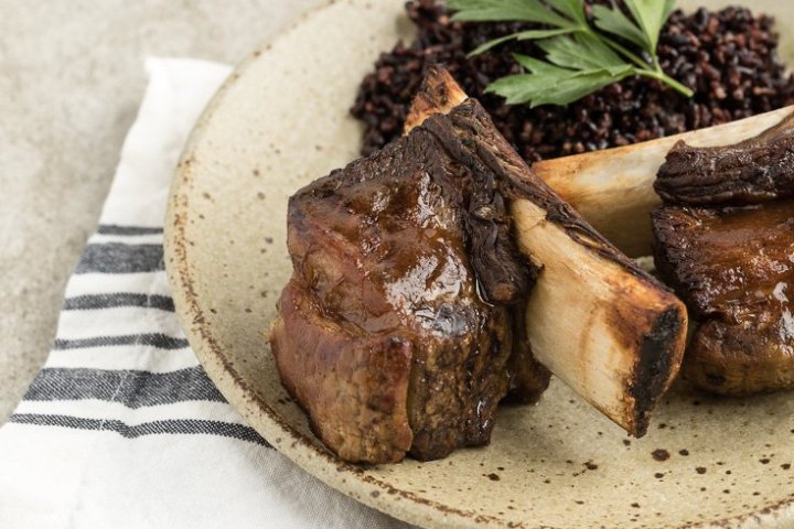 Braised short ribs recipe - Dr. Axe
