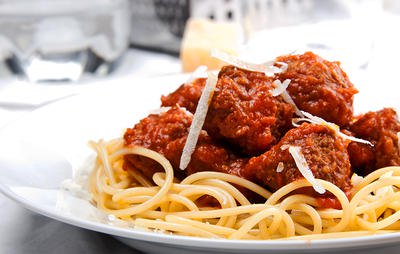 LUNCH FOOD TO AVOID: A GIANT PLATE OF PASTA